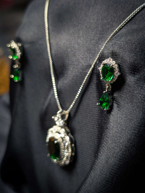 Emerald & Diamond-Style Jewelry Set – Necklace & Earrings