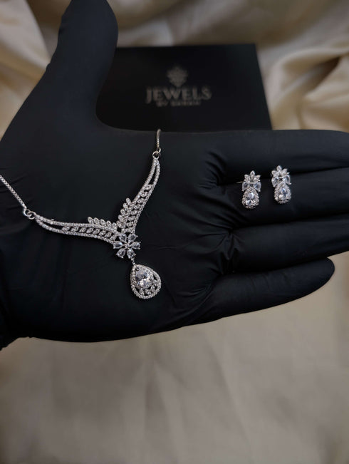 S925 Sterling Silver Floral Pear-Drop Necklace Set in Emerald Green, Black, and White Zircon Stones - Luxury Jewellery Pakistan